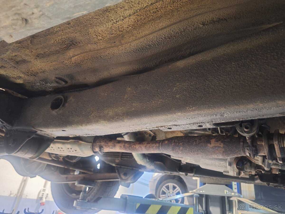 SUZUKI JIMNY 1,3 BENZIN 4X4 ŤAŽNÉ - 5