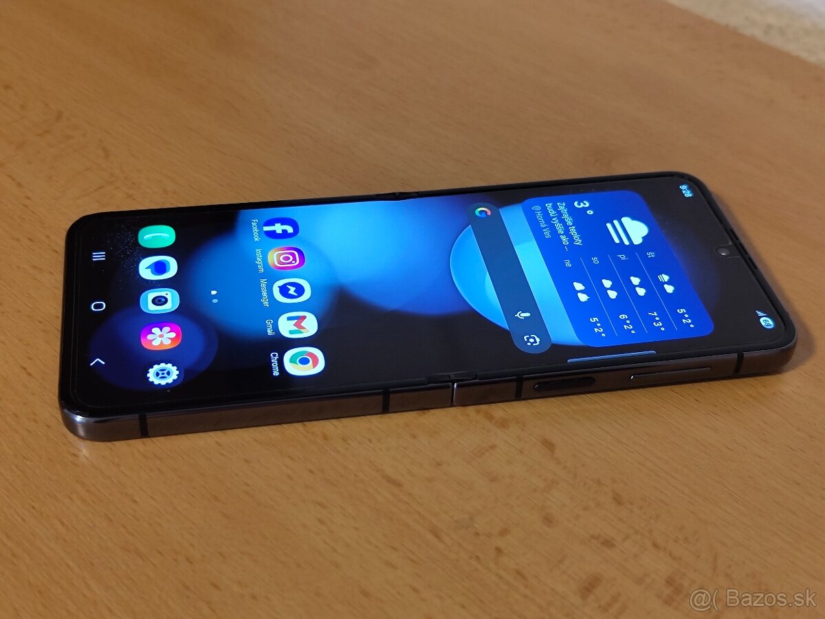 Samsung Galaxy Z Flip5 - 5