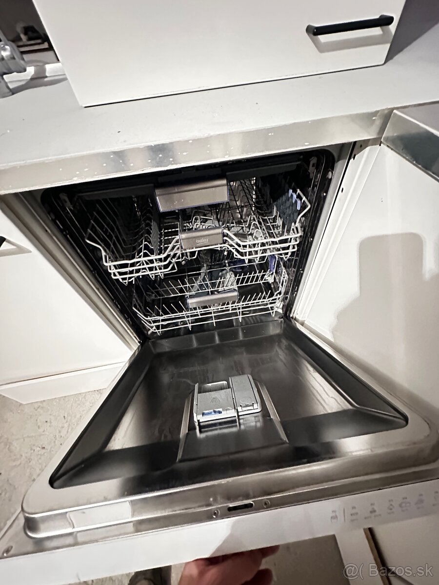 Kuchynská linka +spotrebiče - 5