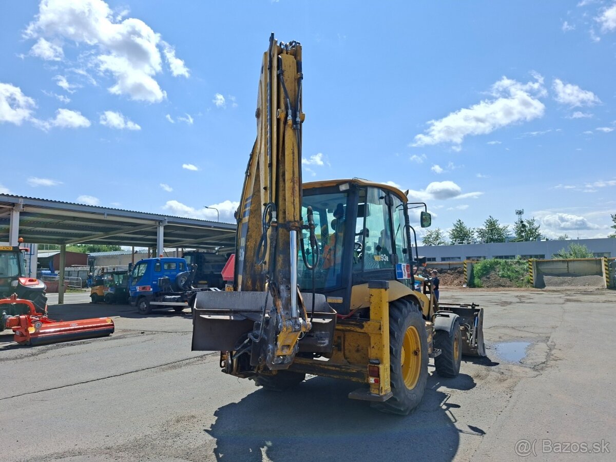 KOMATSU WB93R 4X4 - 5