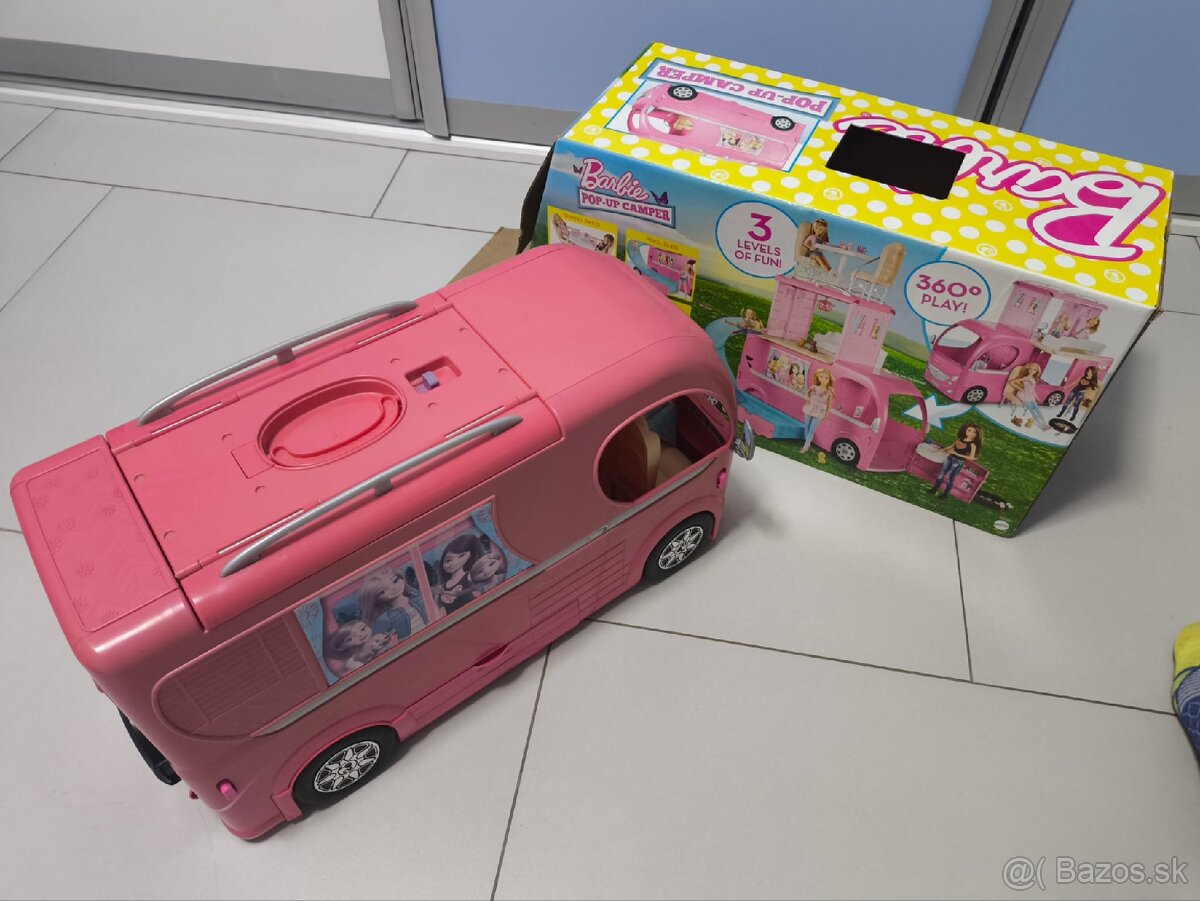 Predám rozkladací Barbie Karavan s bazénom - 5
