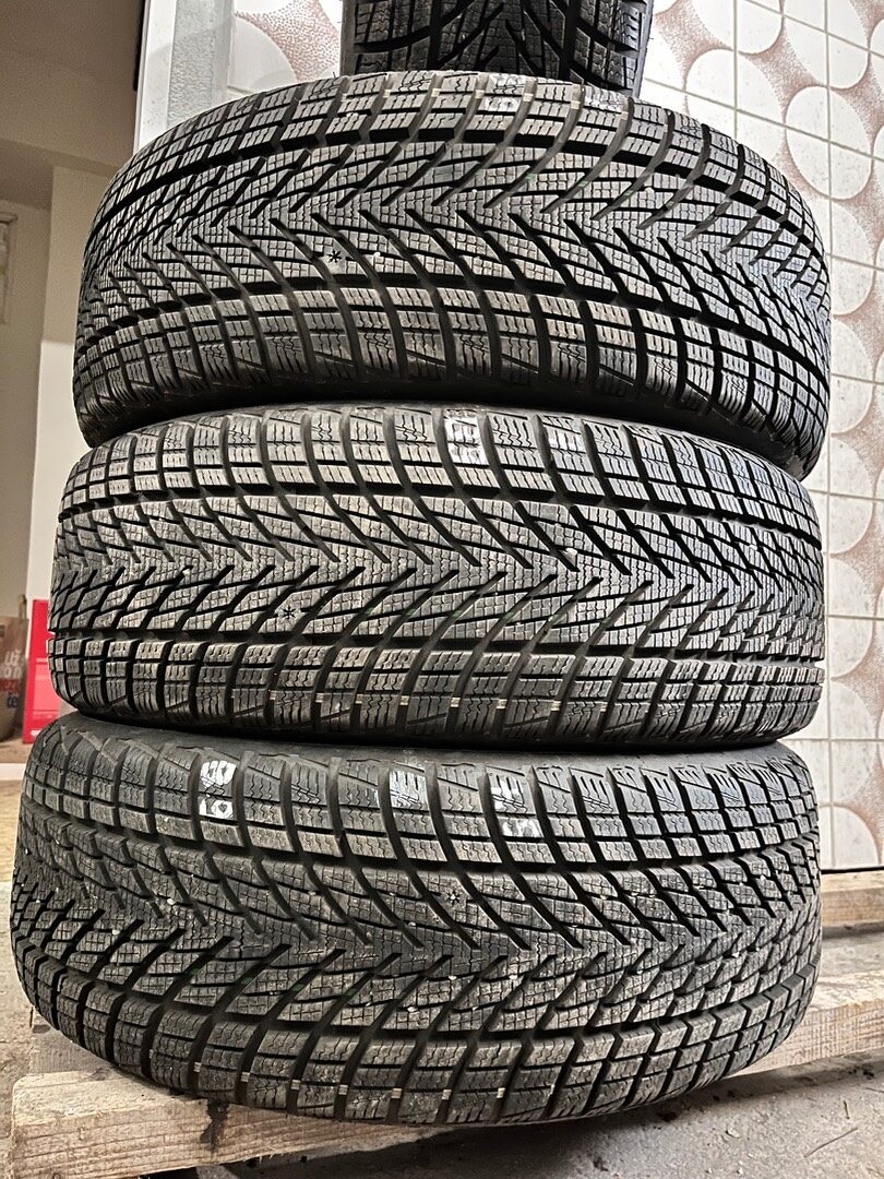 215/60 R16 95H zimní GoodYear - zánovní 2024 - 5