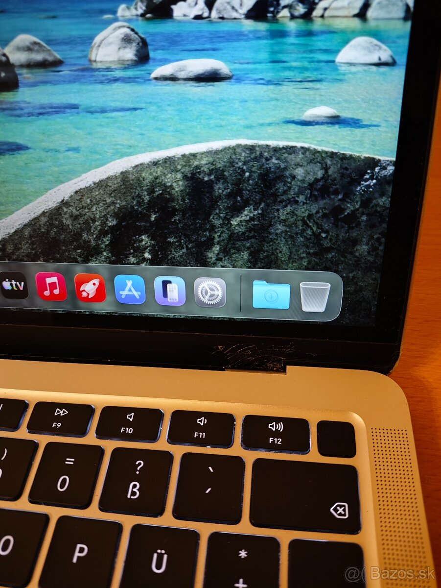 MacBook Air M1 2020 | 8GB • SSD - 5