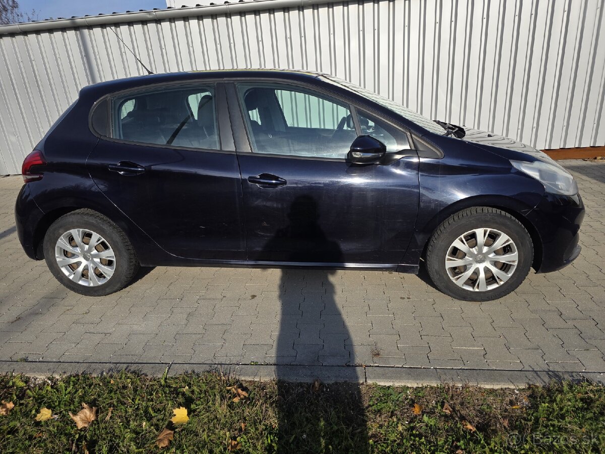 Peugeot 208 1.2 PureTech Active - 5