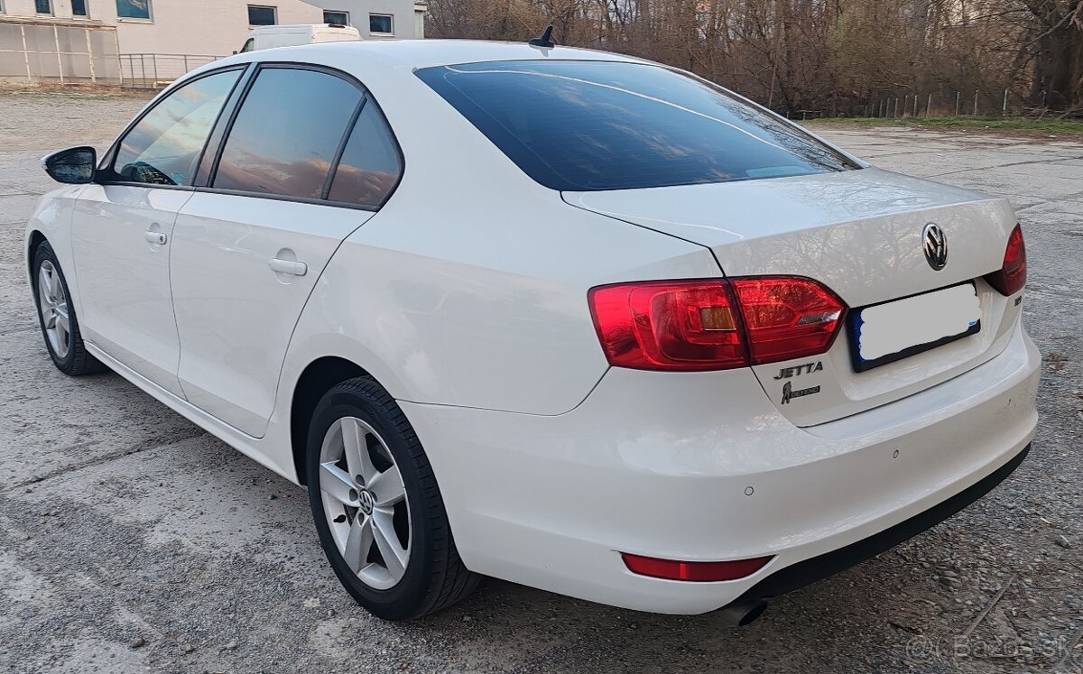 VOLKSWAGEN JETTA 1,6TDI - 5