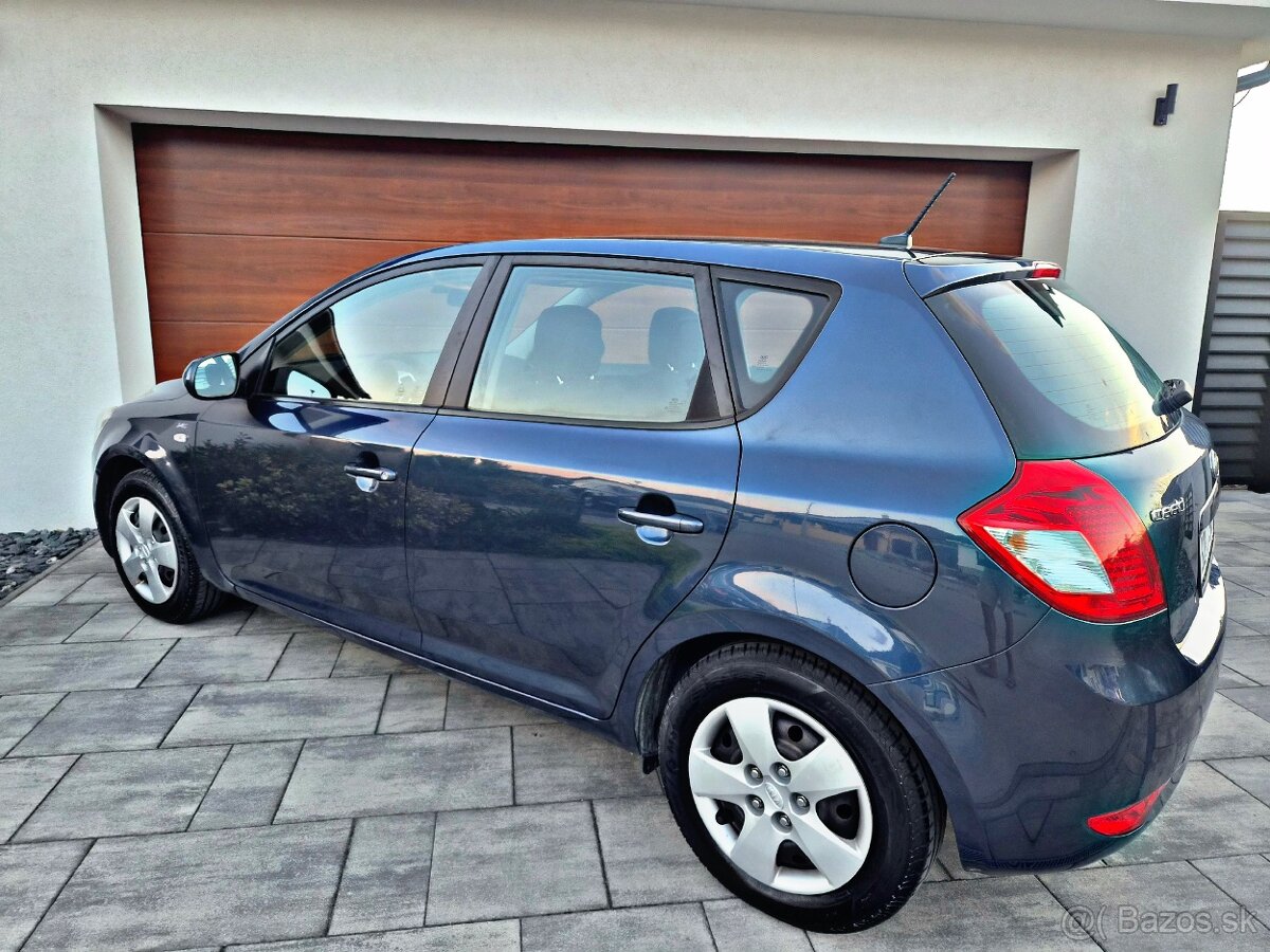 Kia Ceed 1.4 Benzín (2011) - 94 tis. km - 5