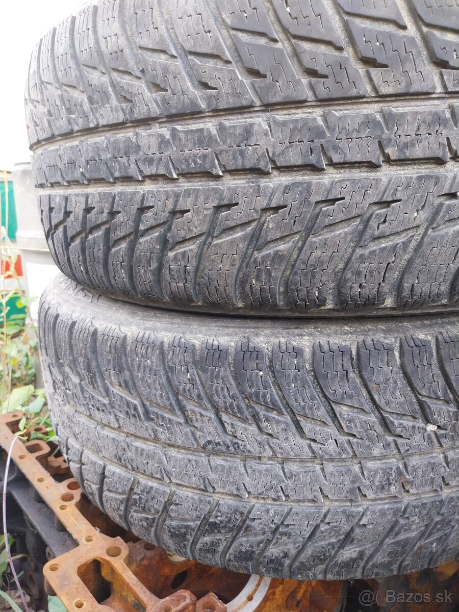 Nokian pneu 235/55 r17 - 5