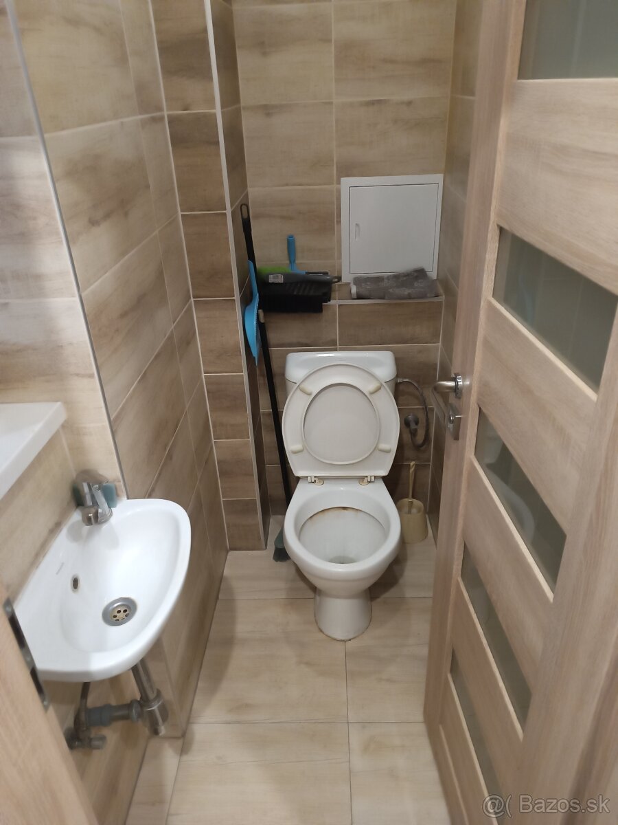 Prenájom izby v 5 izbovom byte - 5