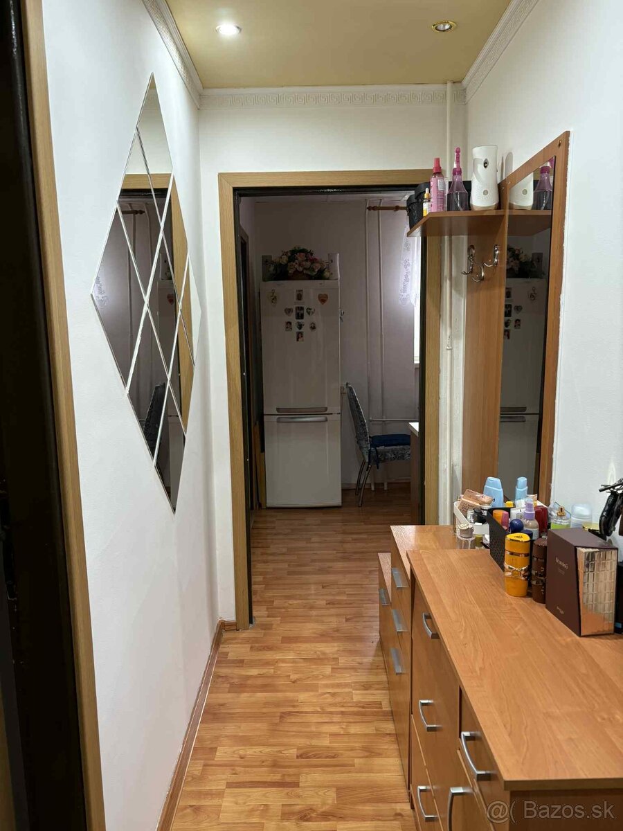 Predám 2 izbový tehlový byt - 5