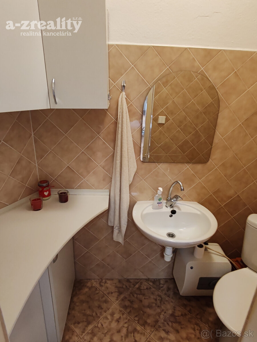 Komerčný priestor na prenájom v centre Komárna - 5