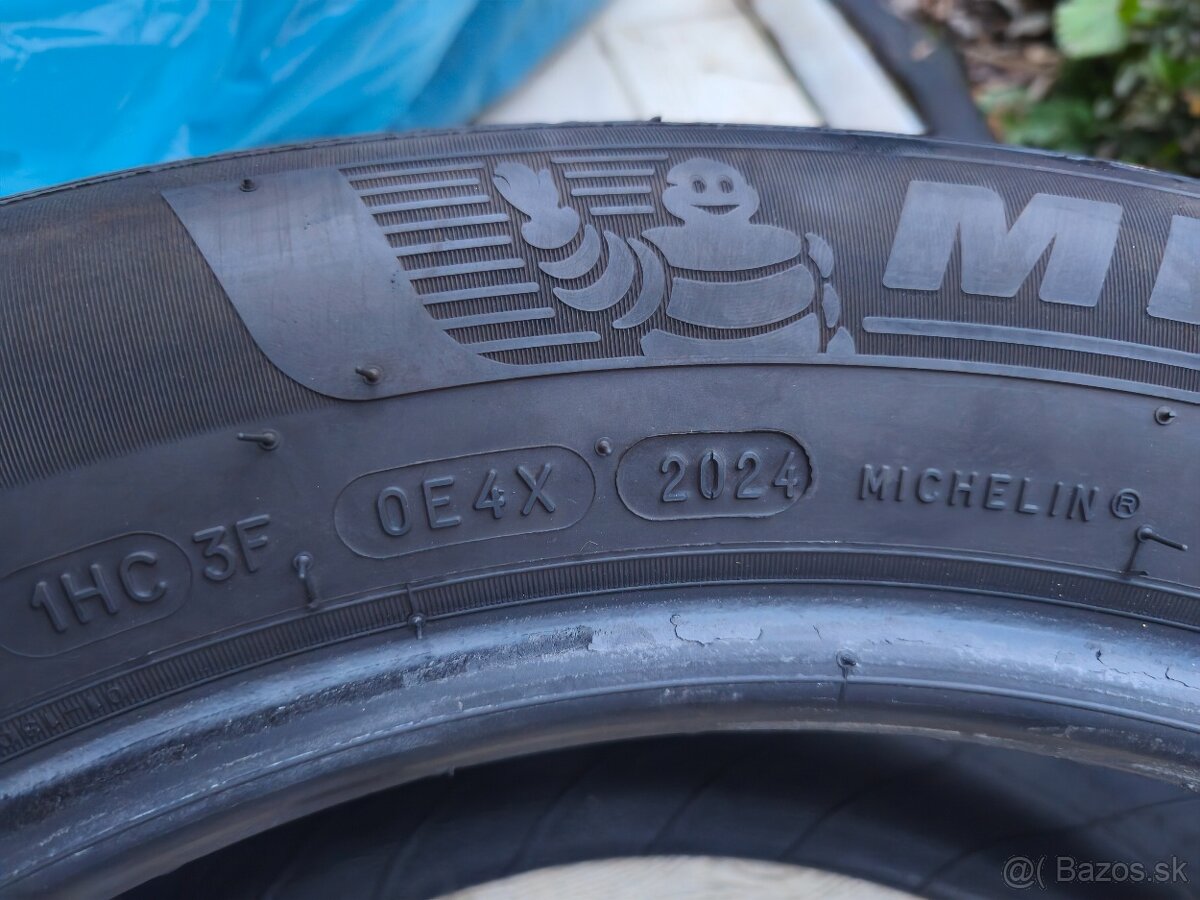 Michelin 215/55R17 - 5