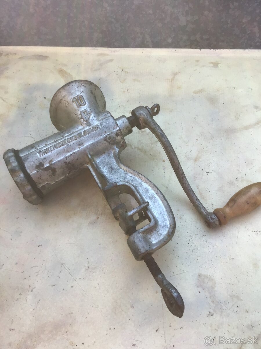 MLYNčEK NA MASO č.10 - 5