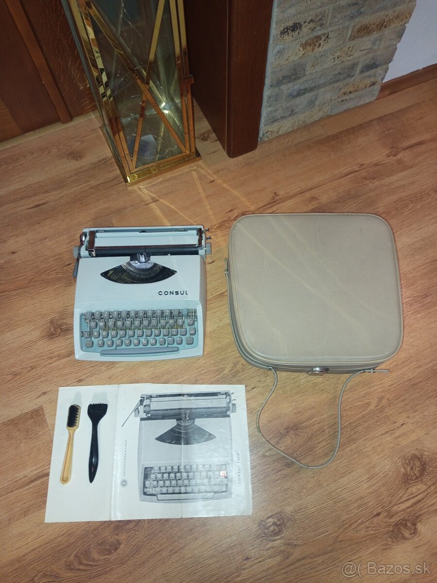 Kufríkový písací stroj Consul - 5