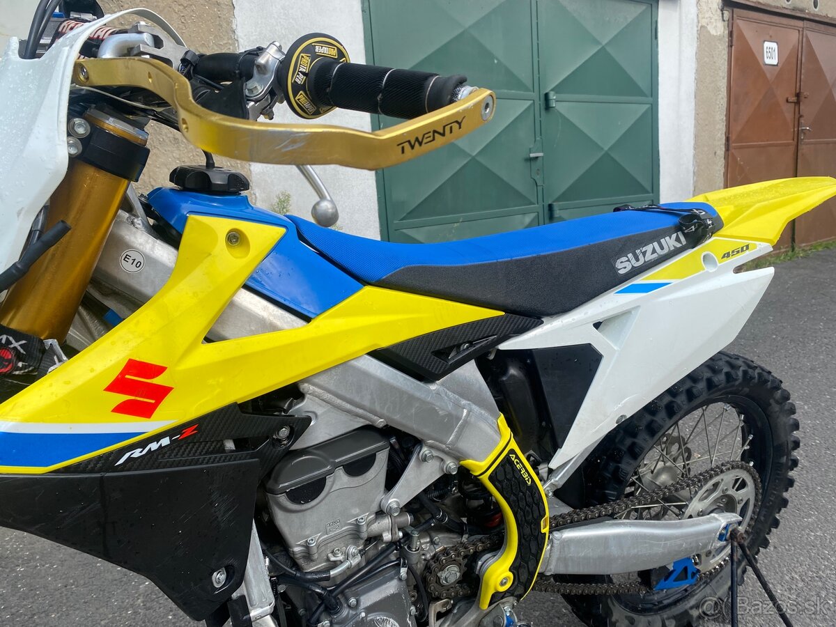 • SUZUKI RMZ 450 •