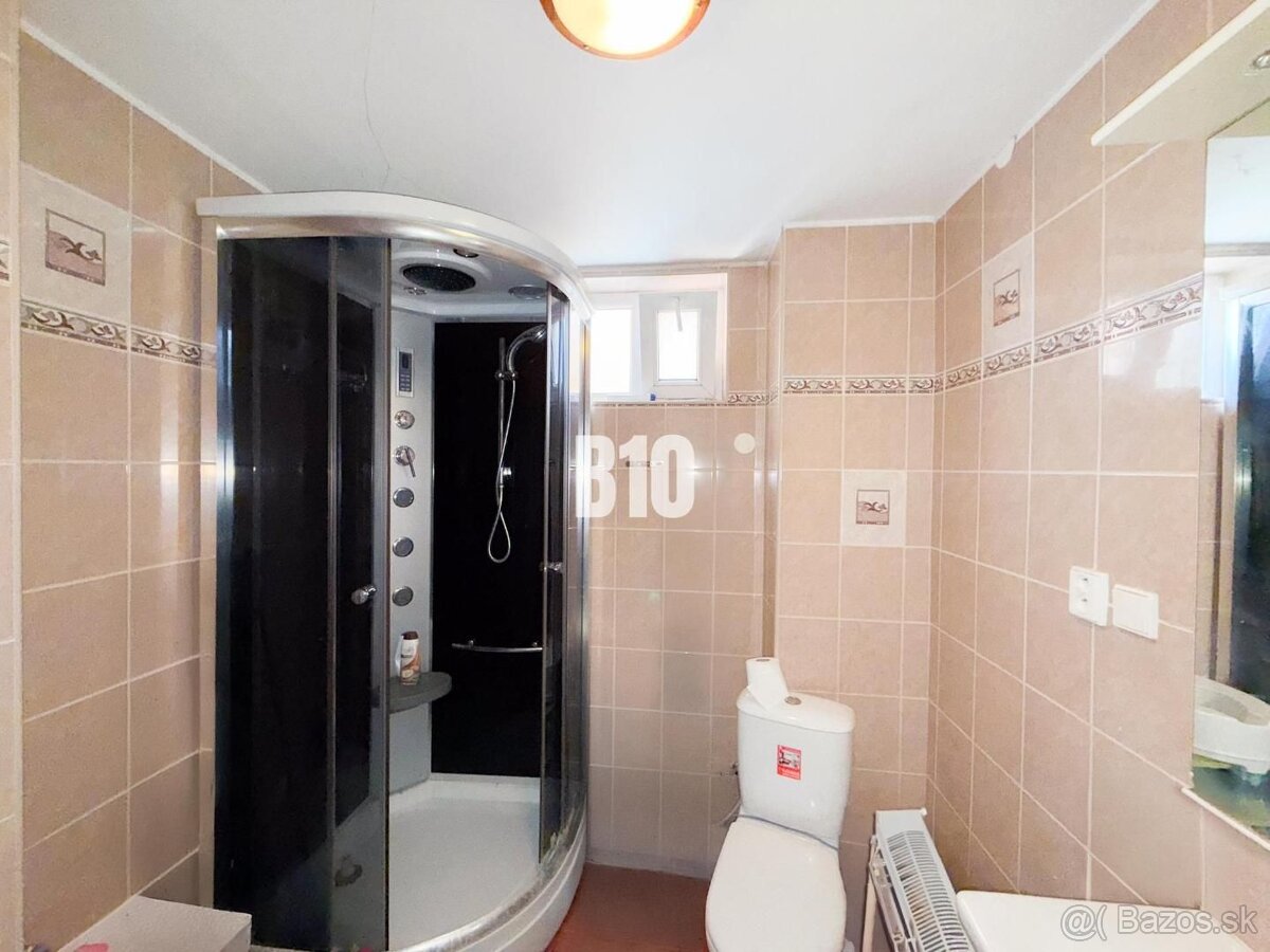 Rodinný dom na veľkom pozemku v obci Iňa - 5