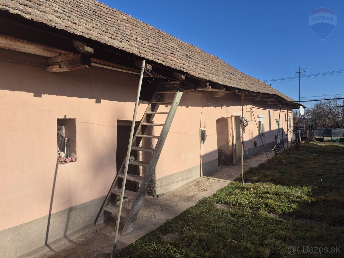 Gazdovský dom na 20á pozemku v Tekovských Lužanoch - 5