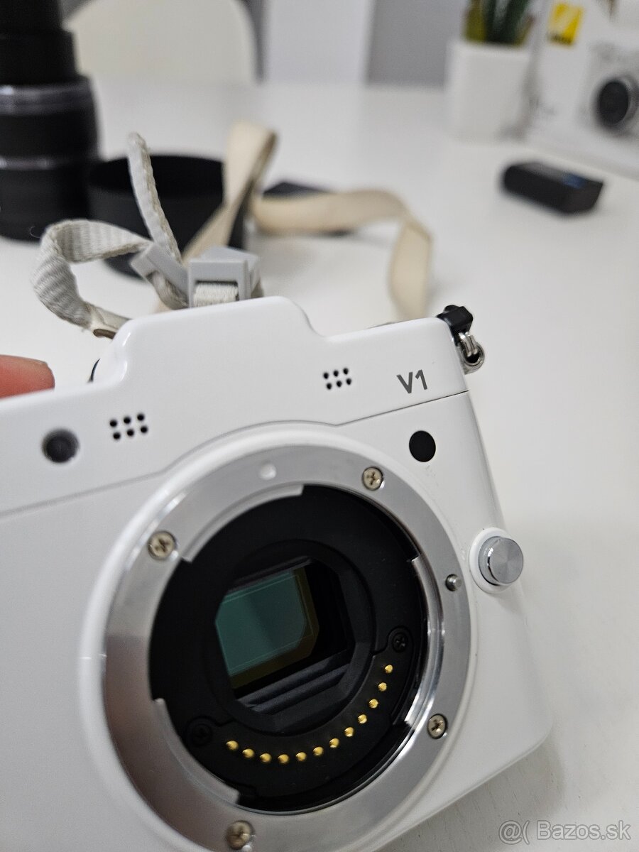 Nikon 1 V1 + J1 + oba objektívy - 5