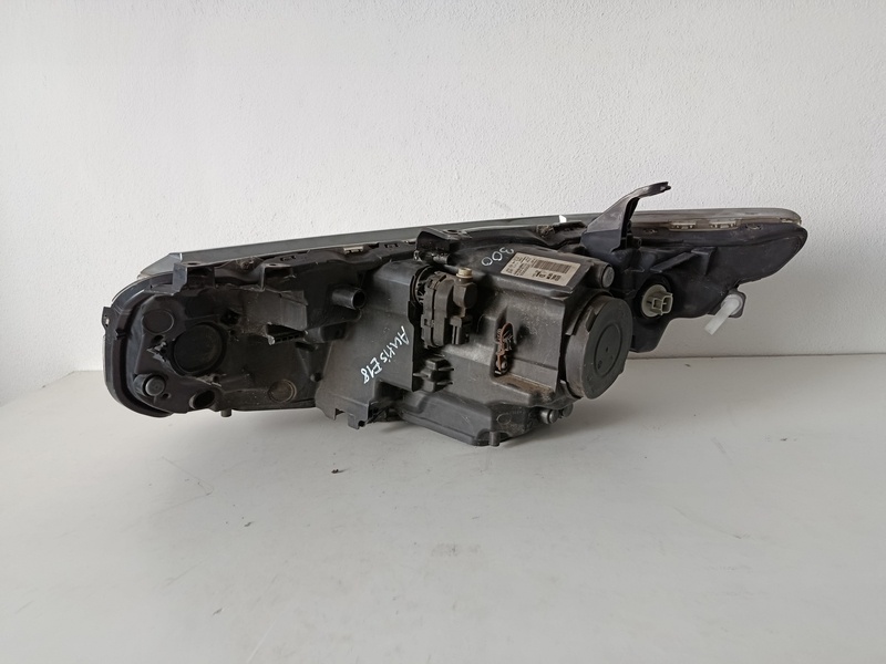 svetlo PP , Toyota Auris ii 2015-2018 8111002K30 300€ - 5