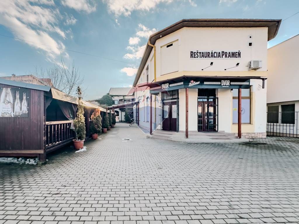 BUDOVA V CENTRE MESTA LUČENEC - 5