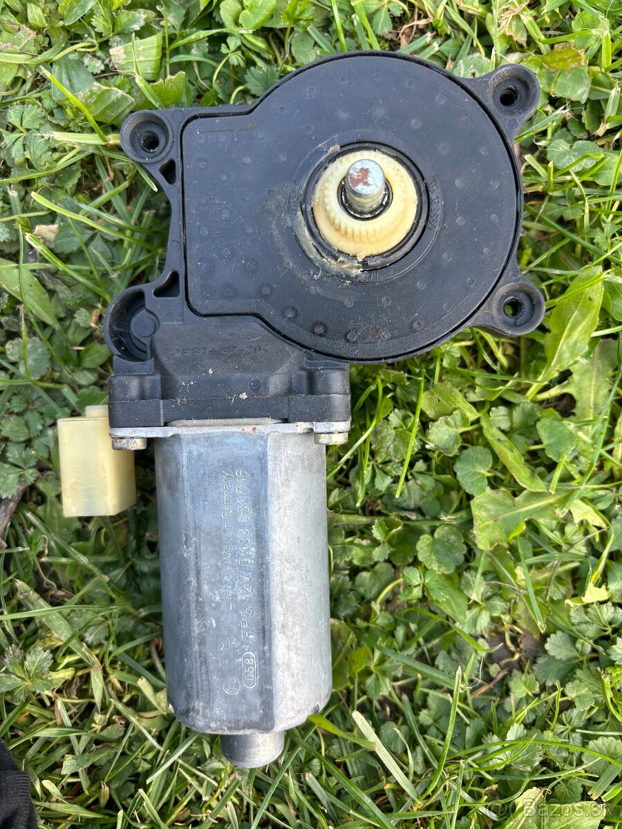 Motorček na sťahovanie okna - 5