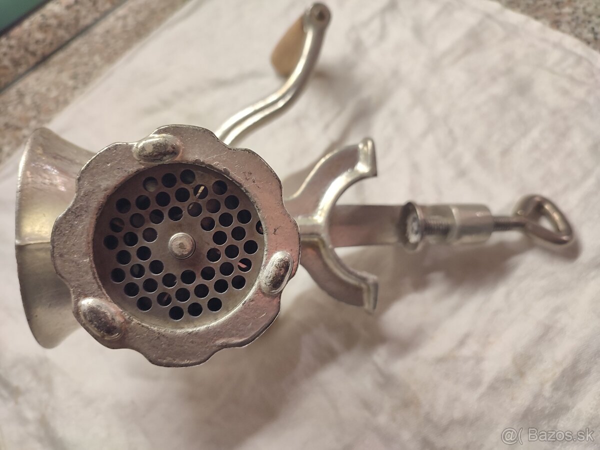 Prdám mlynček na mäso a na orechy - 5