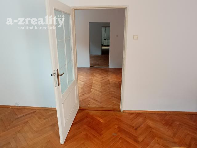 Rodinný dom na predaj v centre Komárna - 5