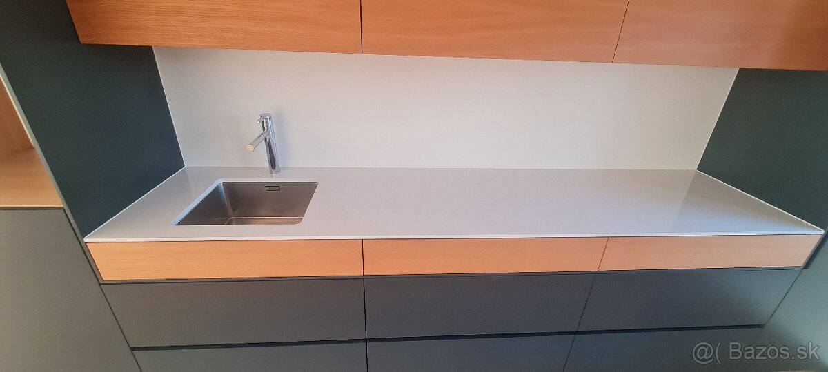 REKONŠTRUKCIA -5 IZB. RODINNÝ DOM, ŽILINA-DVOJGARÁŽ, 402m2 - 5