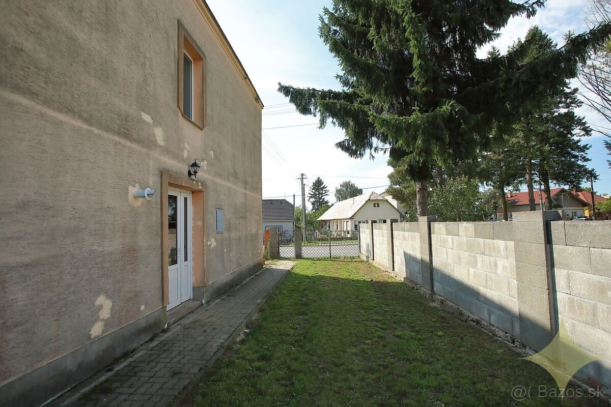 Priestranný rodinný dom s dvomi kúpeľňami a ovocným sadom v - 5