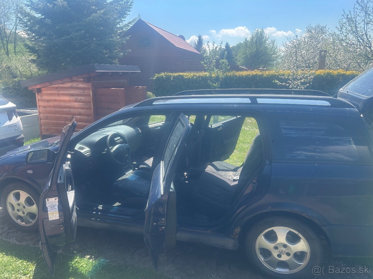 Opel Astra Caravan - 5