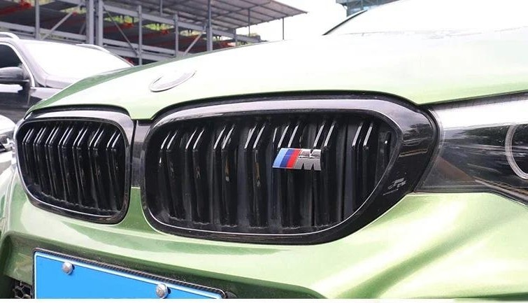Čierne BMW M logo do prednej mriežky - 5