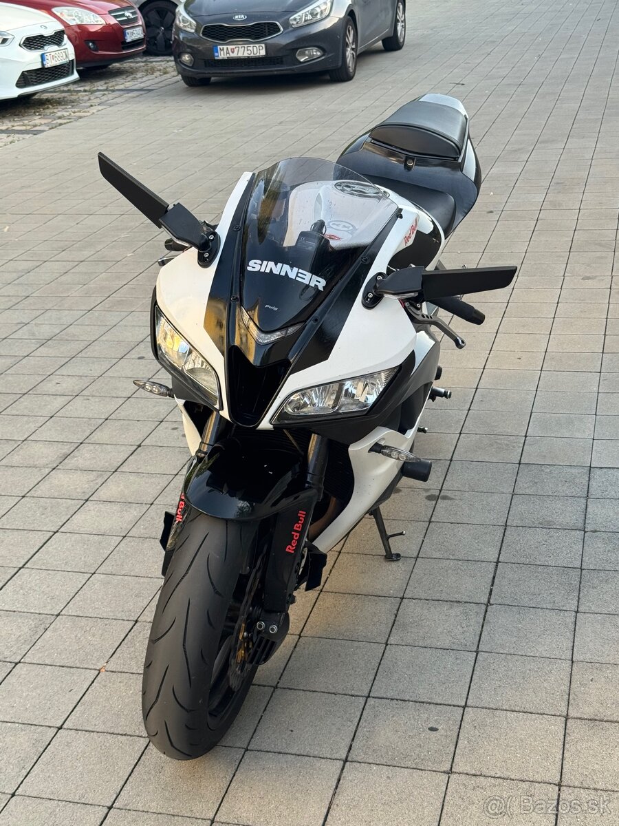 Honda CBR 600 RR 2009 - 5