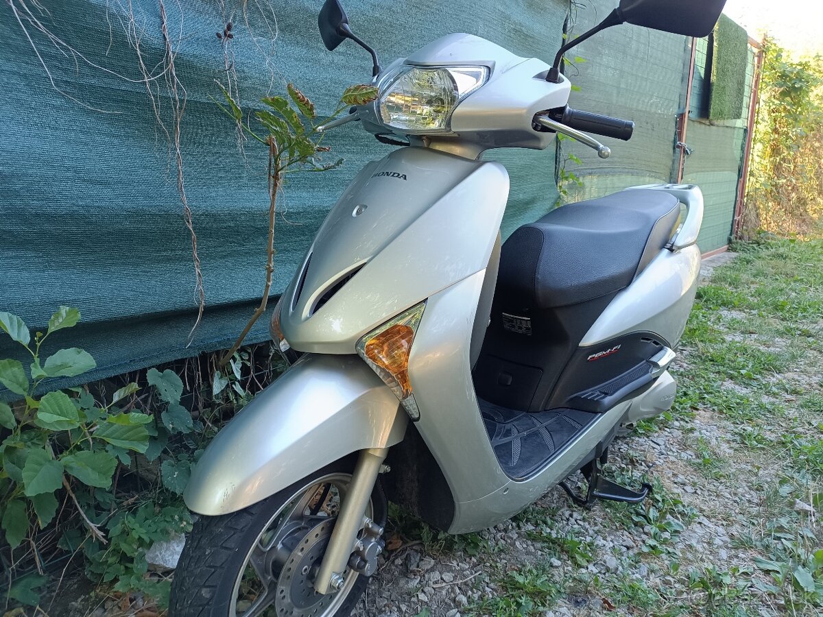 Predám skúter HONDA Lead - 5