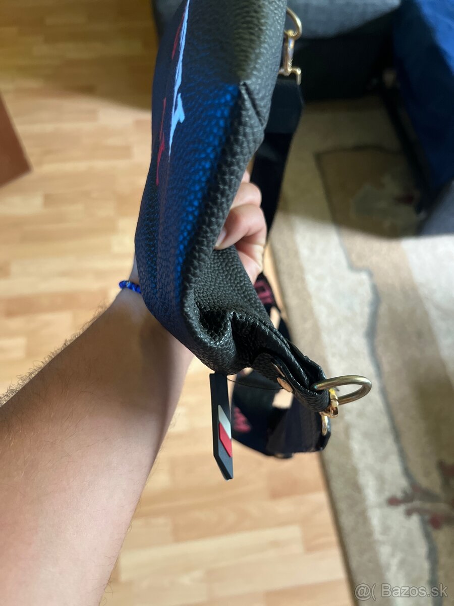 TOMMY HILFIGER Ľadvinka 'CENTRAL' vo farbe Čierna - 5