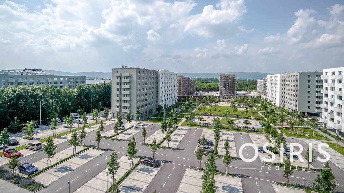 Na prenájom zariadený 2i byt s balkónom v novostavbe 2023, O - 5