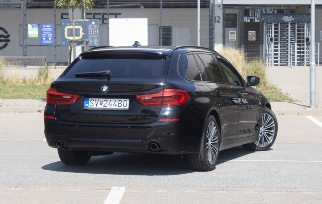 BMW 520d xDrive Touring z roku 2018 - 5