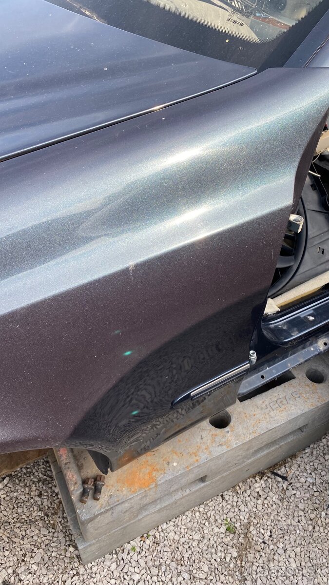 Blatník Mercedes W211 - 5