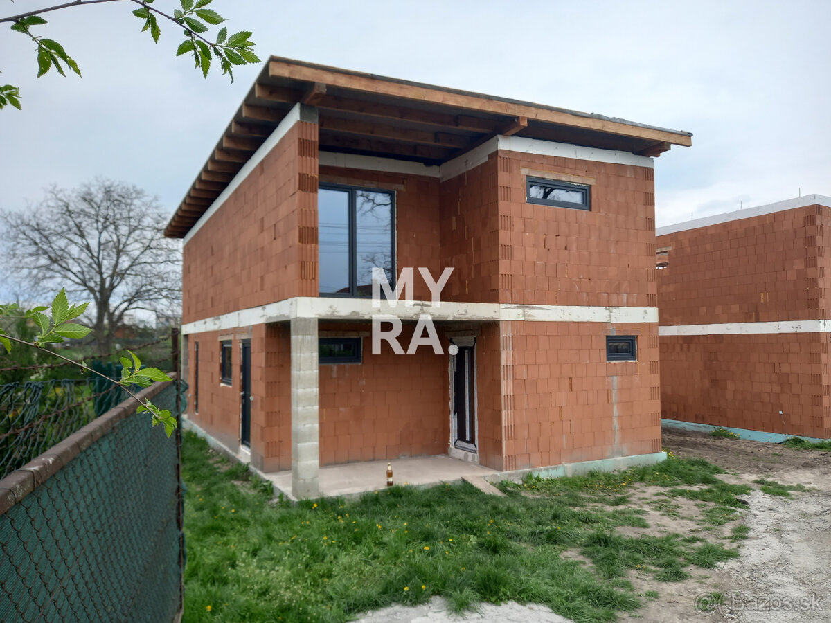 Rozostavaný 4 izbový dom Sokoľany - 5