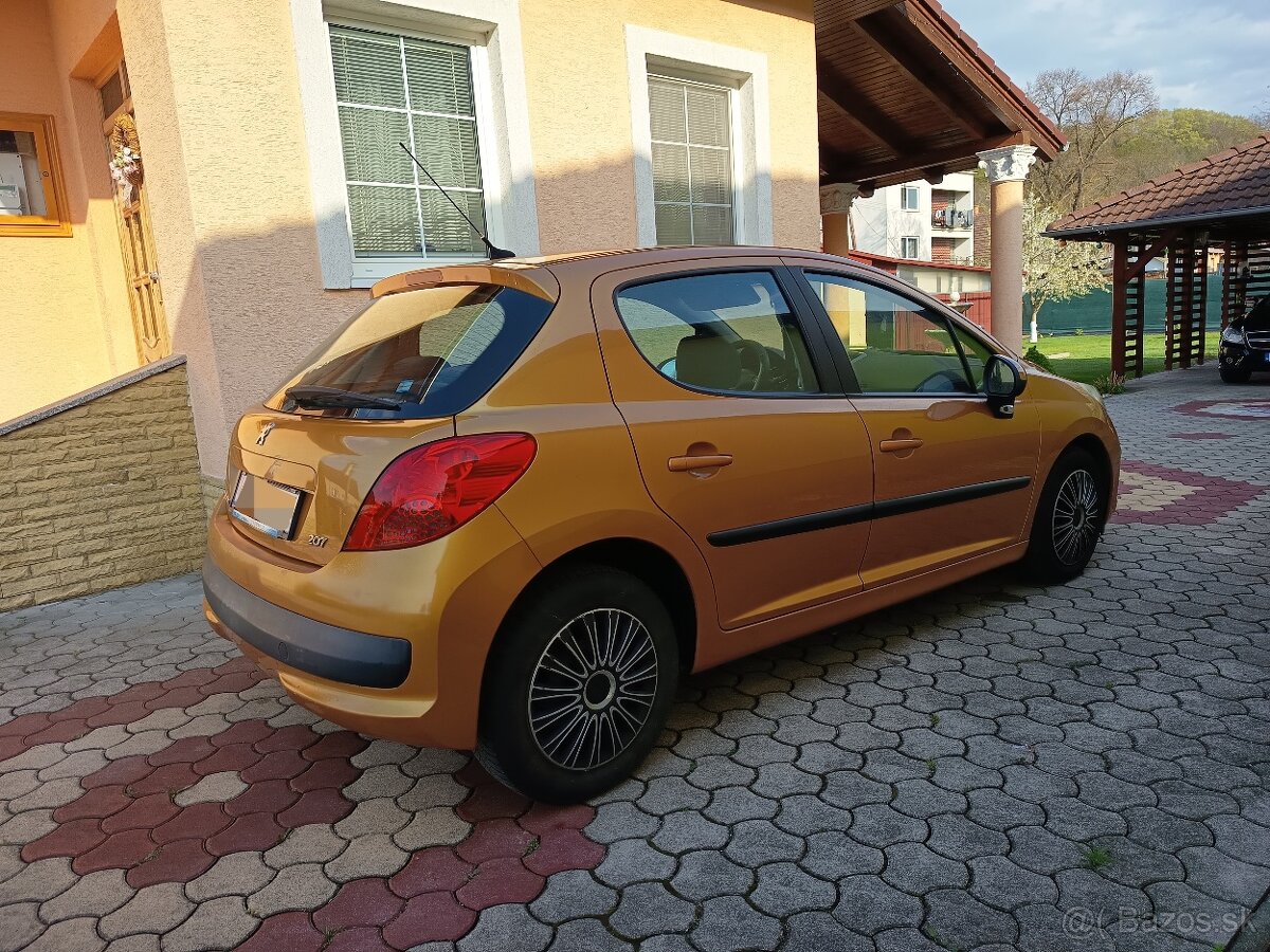 Peugeot 207 1,4 - 5