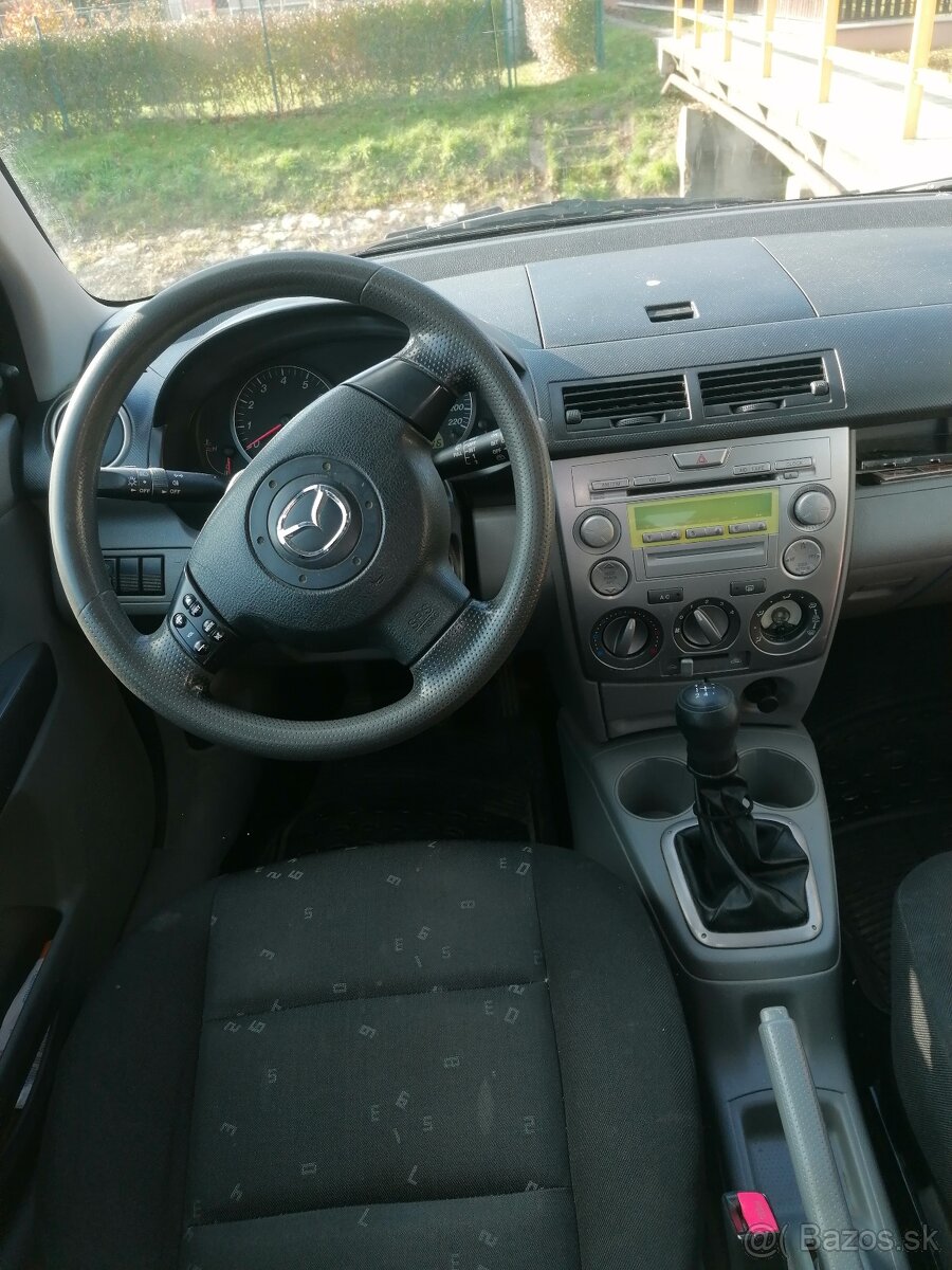 Mazda 2 - 5