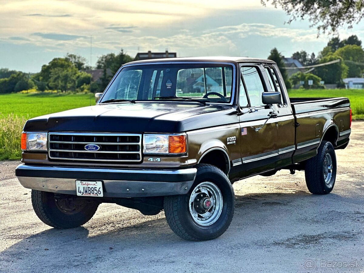 1989 Ford F-250 7.5 V8 XLT | 4x4 | MANUAL | HARDTOP