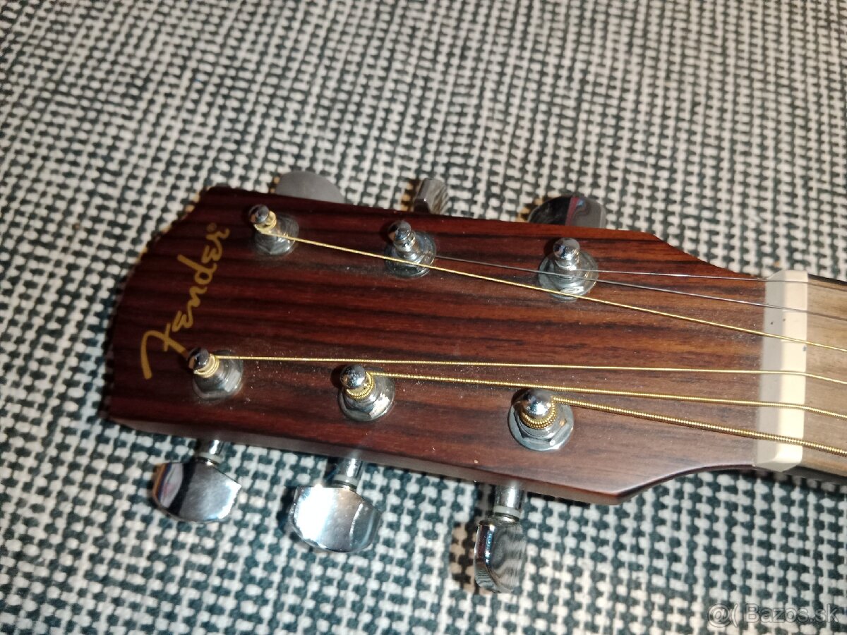 Predám akustickú gitaru značky Fender - 5