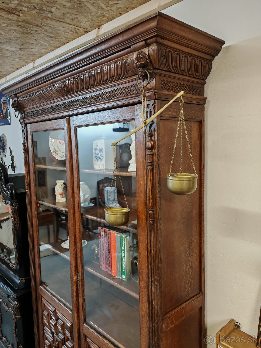 Vitrína / Knižnica - 5
