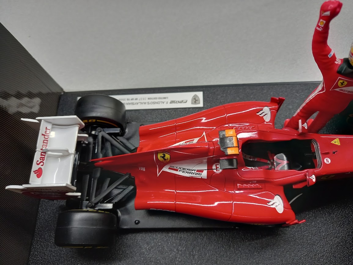 F1 FERRARI F2012 VÍTĚZ GP MALAYSIE 2012 ALONSO HOTWHEELS - 5