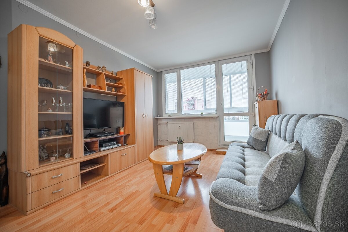 PREDAJ 1,5 izbový: pražský typ bytu s loggiou - 5