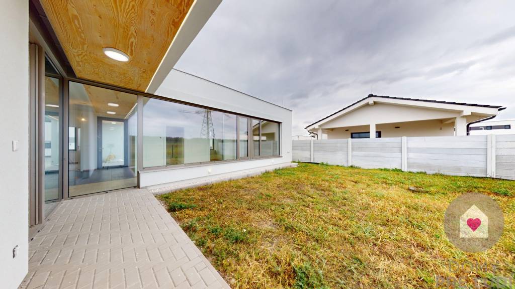 KOSTOLIŠTE - Skolaudovaná novostavba V ŠTANDARDE s hliníkový - 5