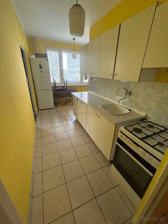 Veľký 2-izb. byt na ul. Vranovská, Petržalka, lodžia, 4.p./7 - 5