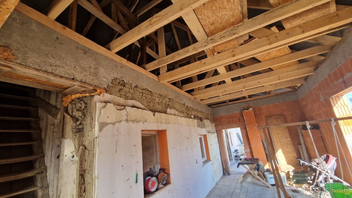 NA PREDAJ RODINNÝ DOM, POZEMOK 1041 M2 NEDED - 5