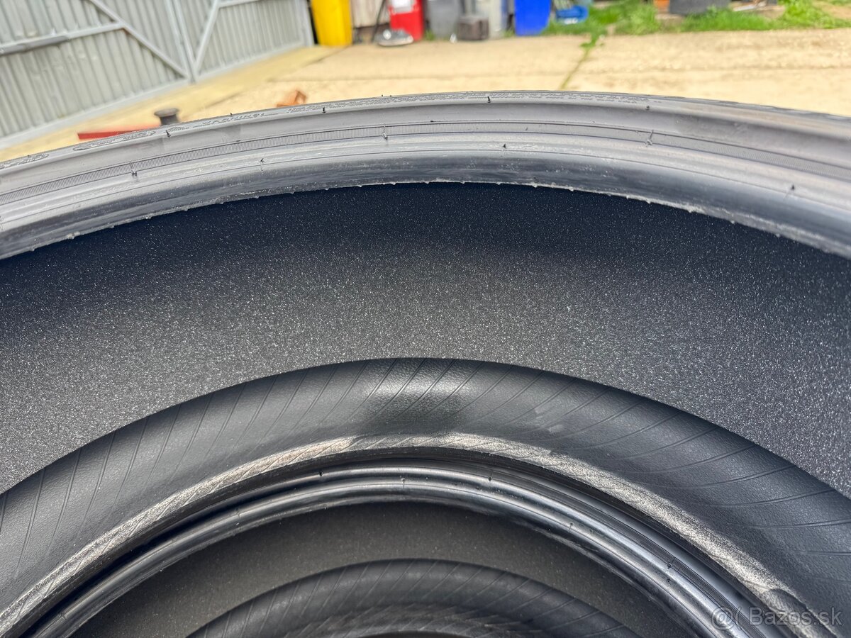 Michelin Pilot Sport 4 255/45 R19 - 5