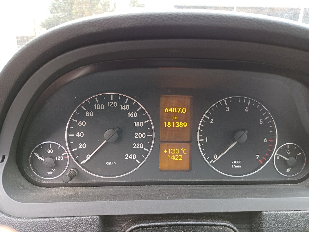 Predám Mercedes-Benz A, 1.4 benzín, 3-dverový,rok výroby 200 - 5