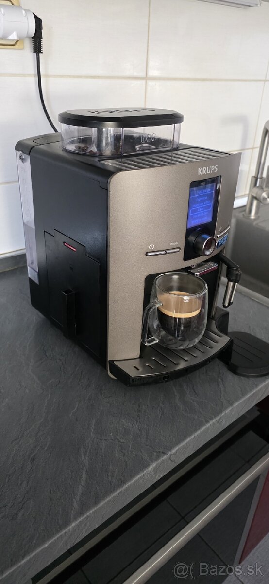 Kávovar Krups EA82 - 5